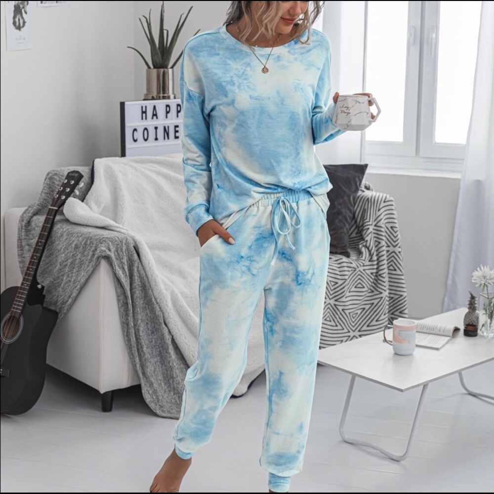 Beautiful Blue Tie Dye Lounge Set - Picture 3 of 6